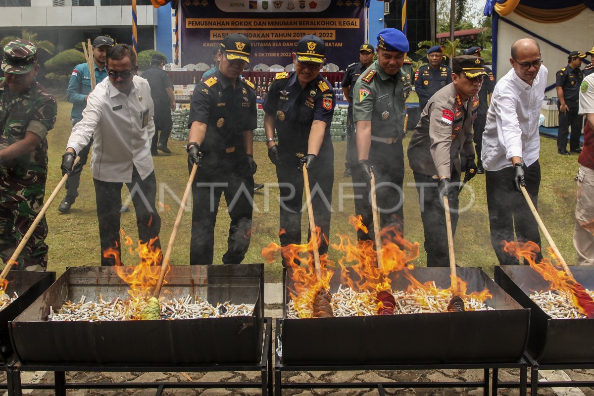 BEA CUKAI BATAM MUSNAHKAN BARANG BUKTI HASIL PENINDAKAN | ANTARA Foto