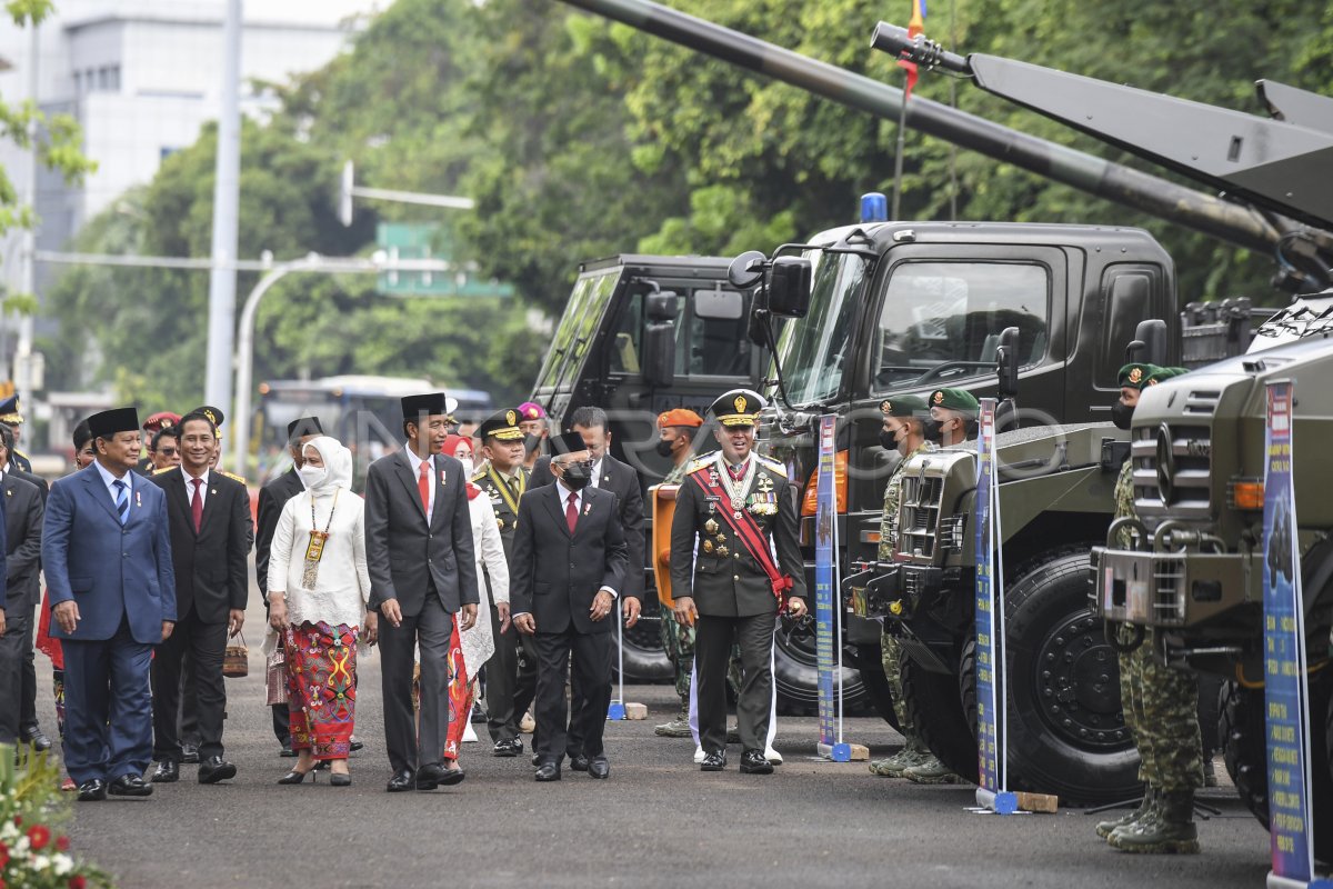 PERINGATAN HUT KE-77 TNI | ANTARA Foto