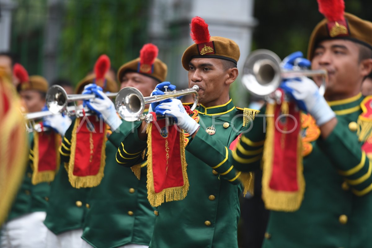 UPACARA HUT KE-77 TNI | ANTARA Foto