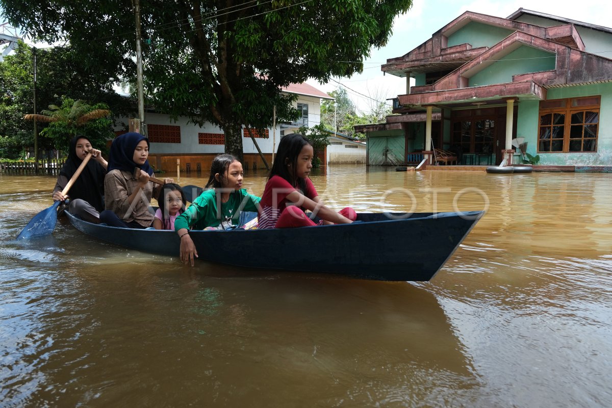 Status Tanggap Darurat Banjir Di Sintang Antara Foto