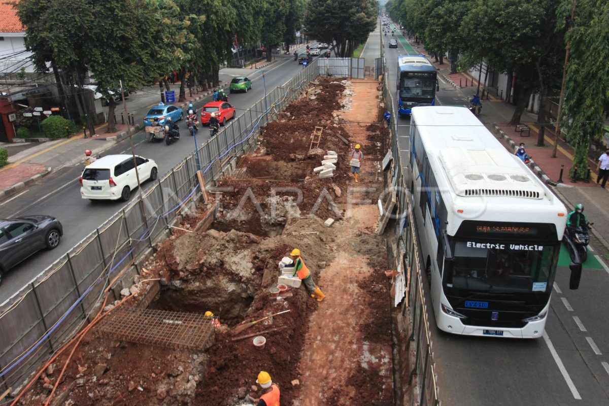 REVITALISASI HALTE TRANSJAKARTA