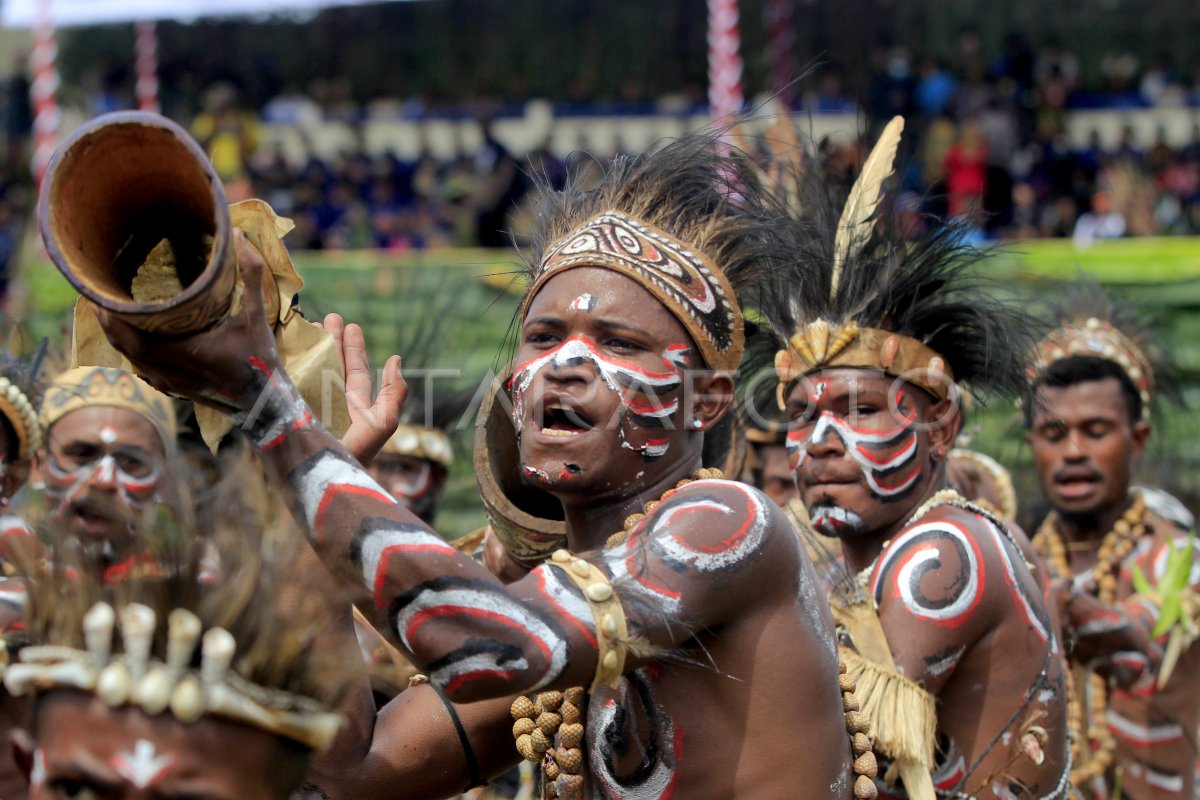 Pembukaan Kongres Masyarakat Adat Nusantara Di Papua Antara Foto