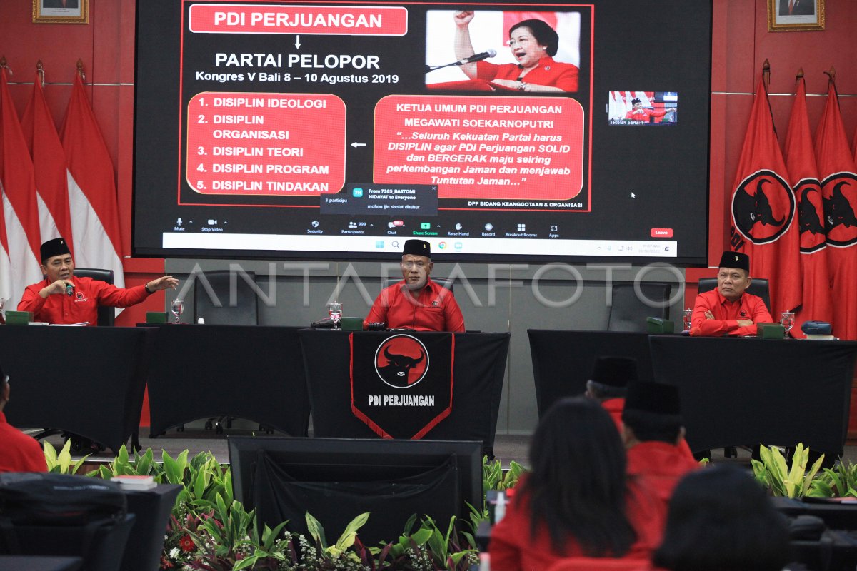 PEMBEKALAN SEKOLAH PARTAI PDI PERJUANGAN | ANTARA Foto