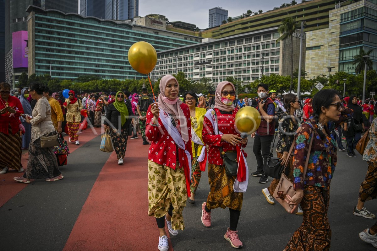 KAMPANYE GERAKAN KEBAYA GOES TO UNESCO | ANTARA Foto