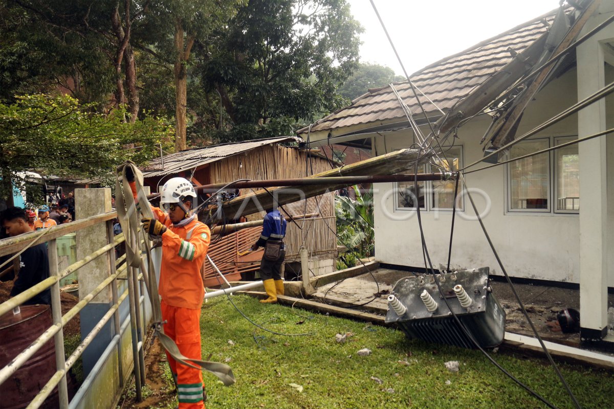 Pemulihan Jaringan Listrik Di Lokasi Gempa Cianjur Antara Foto