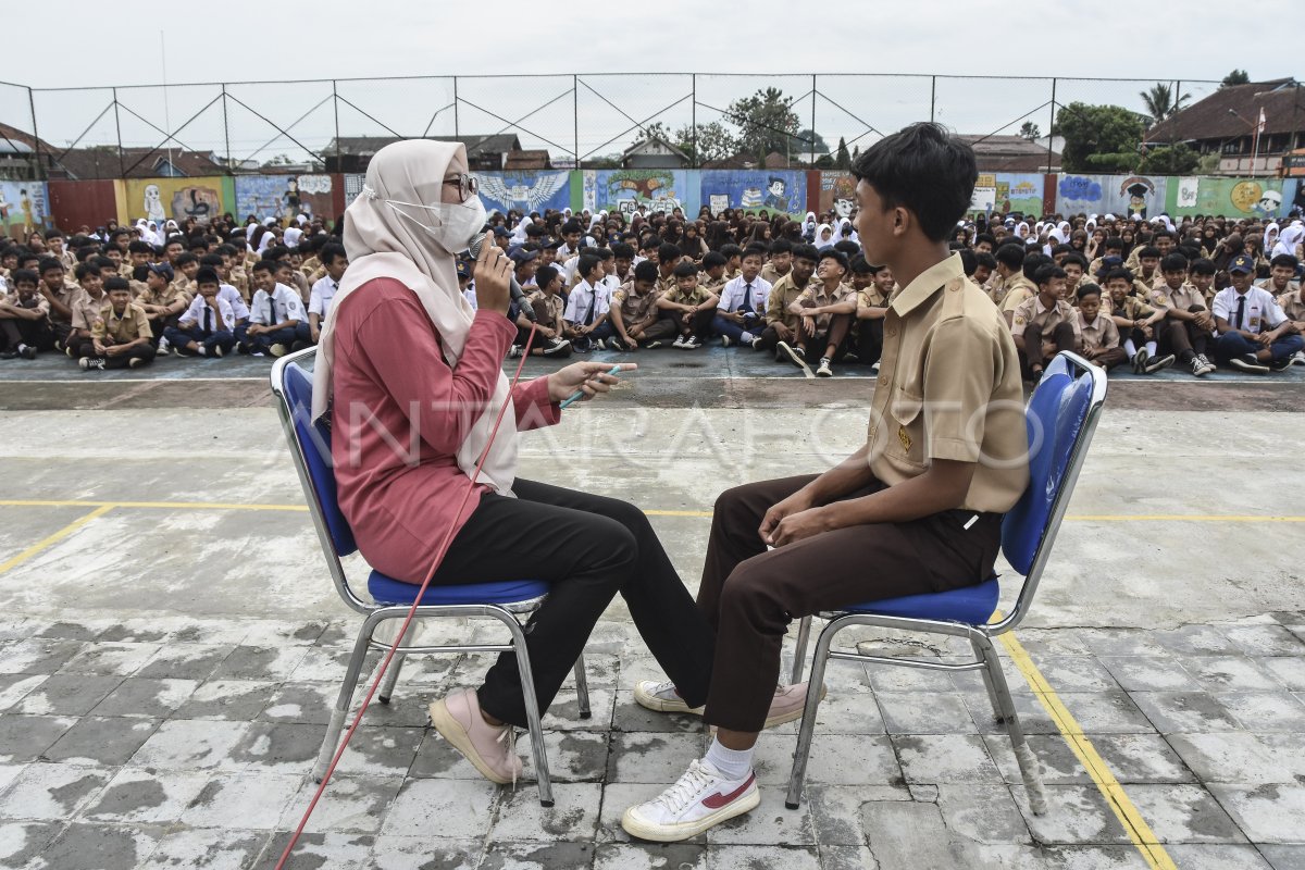 Sosialisasi Bahaya Rokok Di Sekolah Antara Foto Sosialisasi Bahaya Rokok Di Sekolah Antara Foto