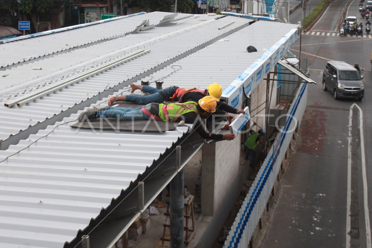 PENGERJAAN REVITALISASI HALTE TRANSJAKARTA