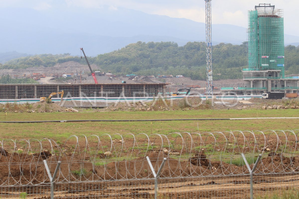 PEMBANGUNAN BANDARA DENGAN PEMBIAYAAN SWASTA