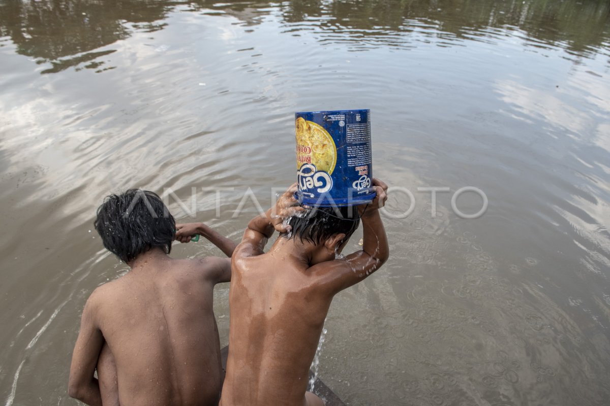 Indonesia Terancam Krisis Air Bersih Antara Foto 6011