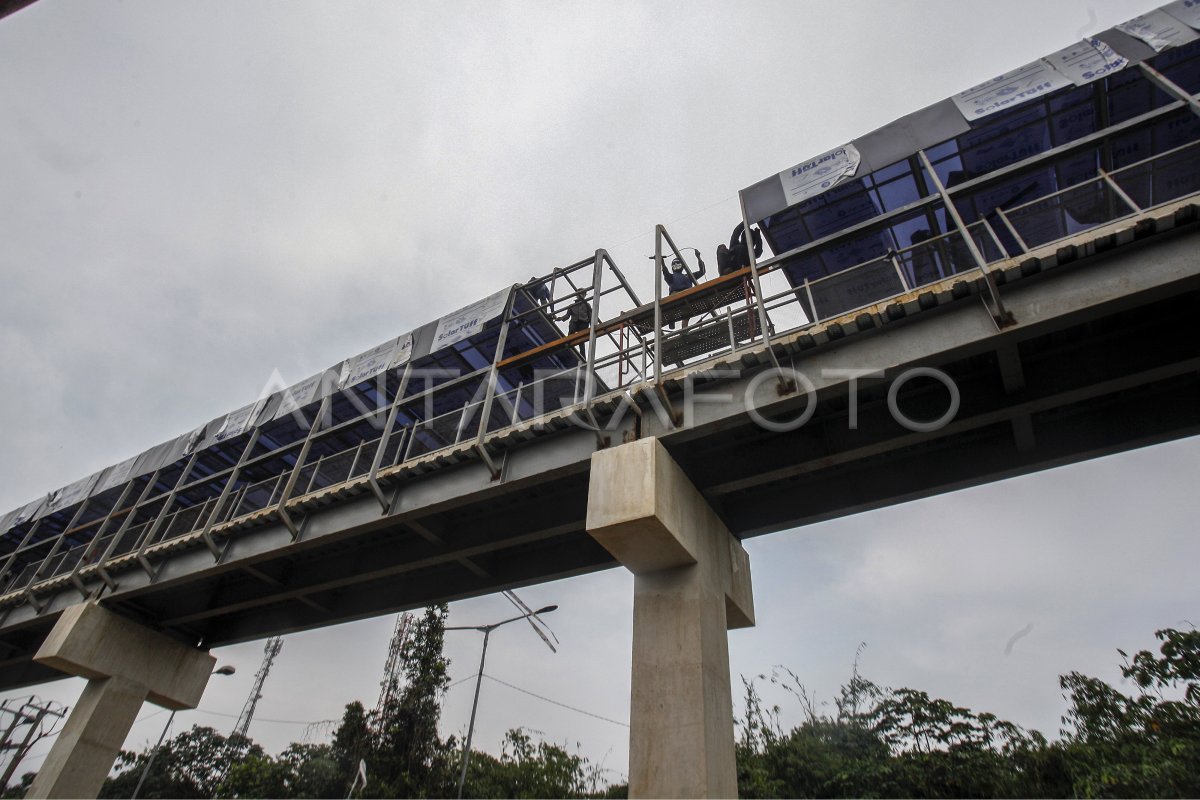 Proyek Pembangunan Skybridge Bojonggede Antara Foto