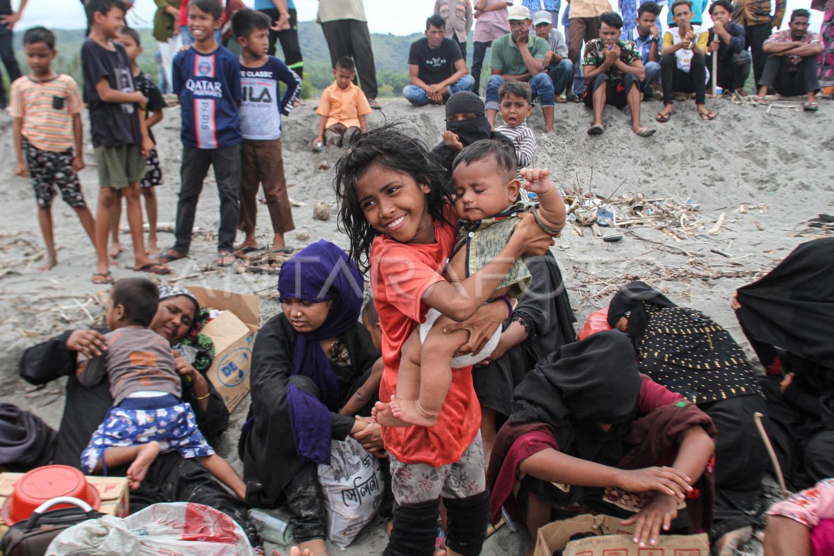 IMIGRAN ROHINGYA TERDAMPAR DI ACEH BESAR | ANTARA Foto