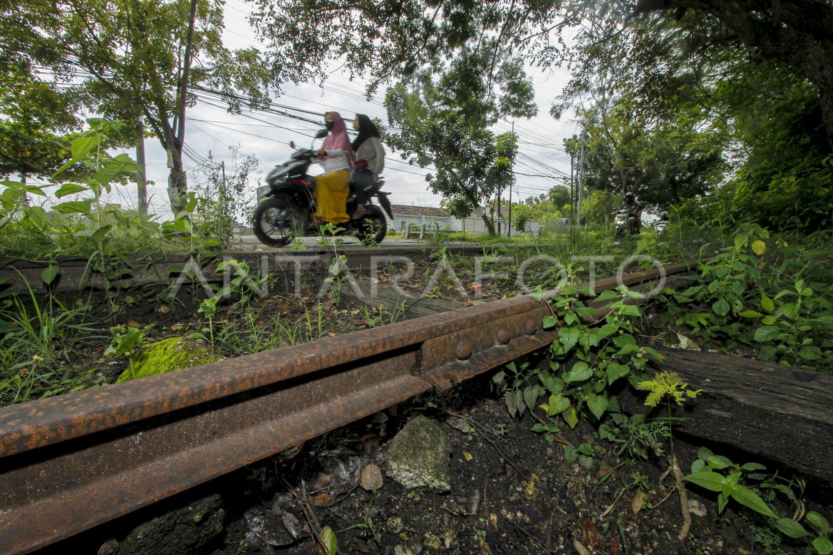 RENCANA REAKTIVASI JALUR KERETA API DI MADURA | ANTARA Foto