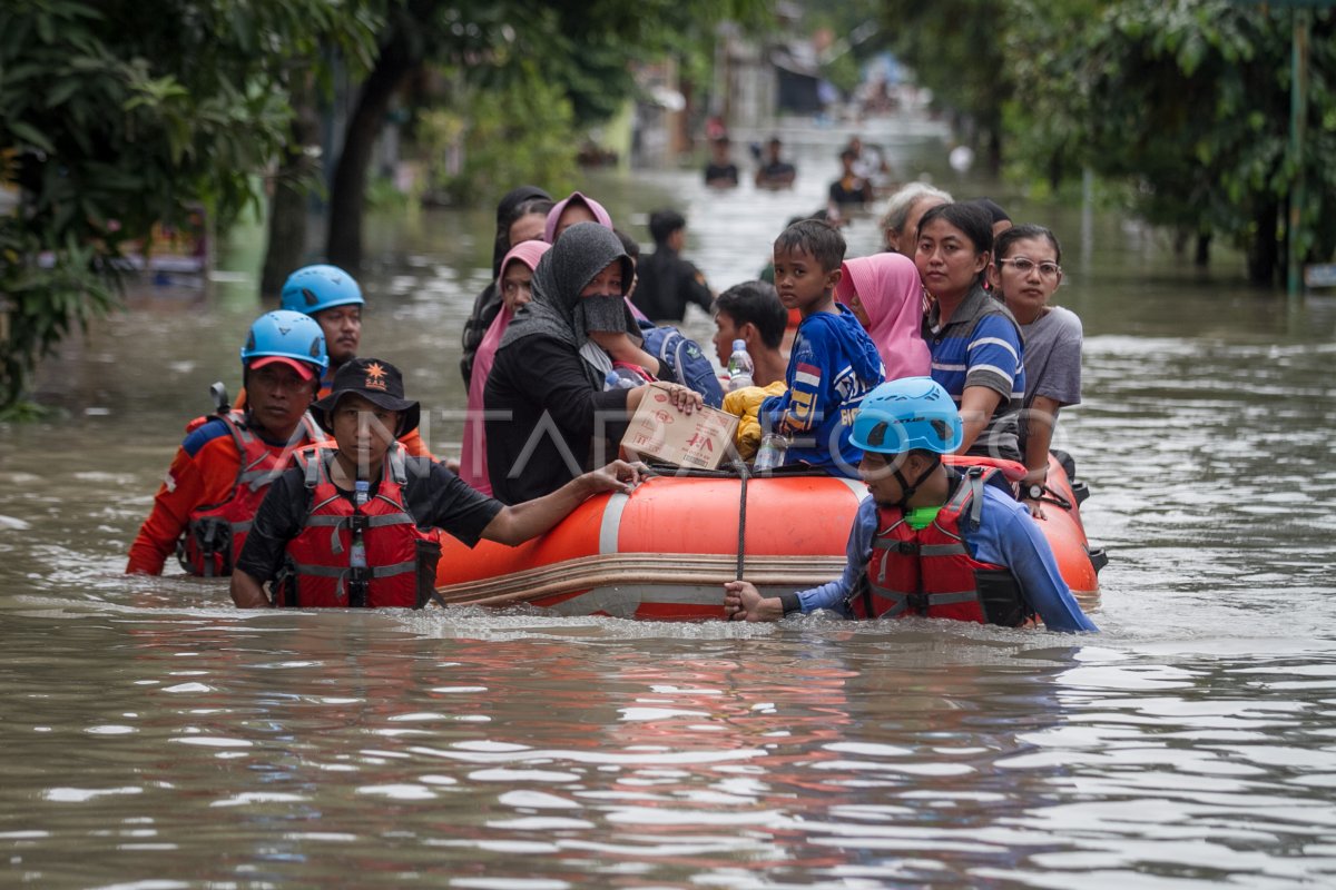 Banjir Luapan Sungai Bengawan Solo Antara Foto 5746