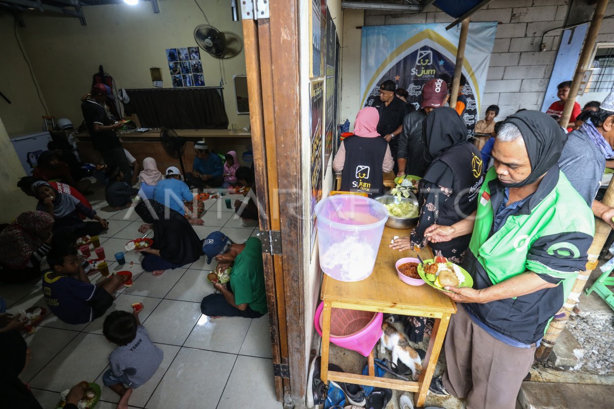 MAKAN SIANG GRATIS DI DEPOK ANTARA Foto MAKAN SIANG GRATIS DI DEPOK ANTARA Foto