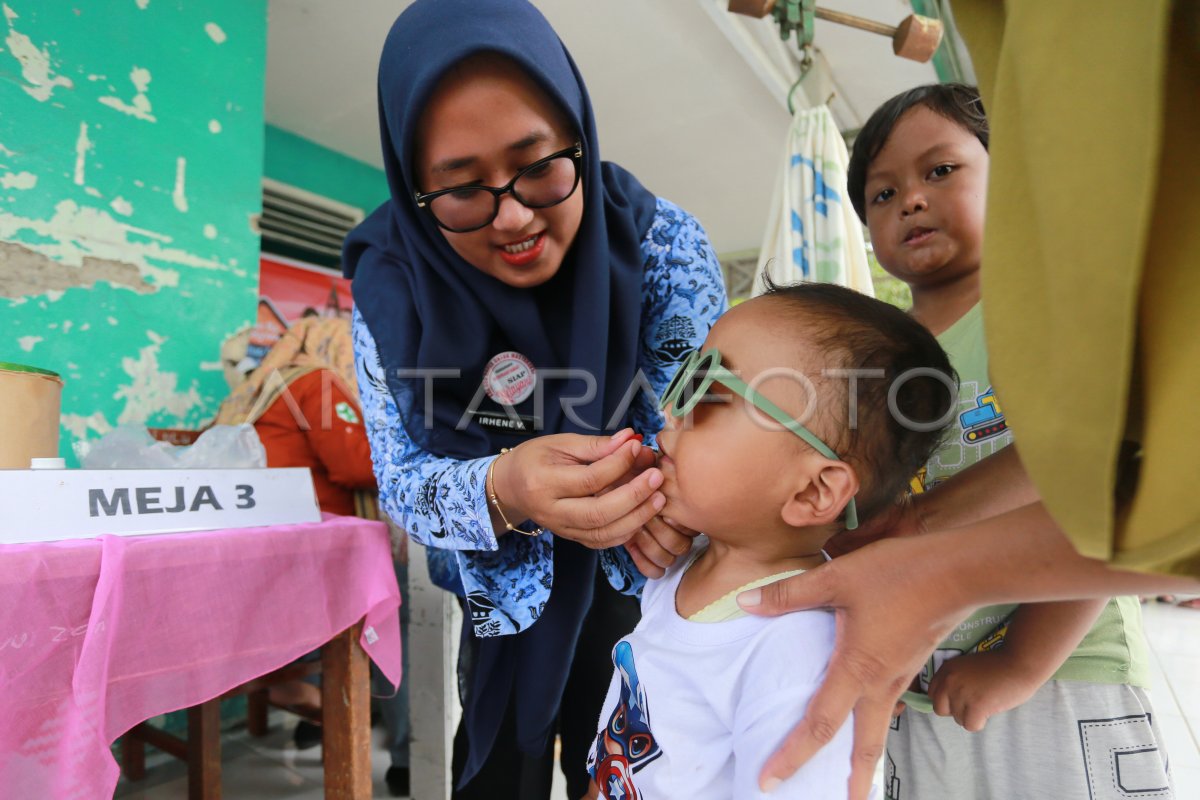 TARGET PERCEPATAN PENURUNAN STUNTING | ANTARA Foto