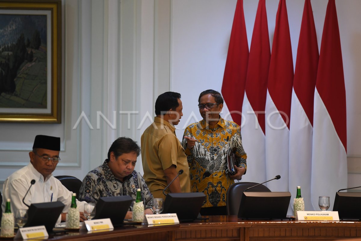 RAPAT TERBATAS KERANGKA EKONOMI MAKRO 2024 | ANTARA Foto