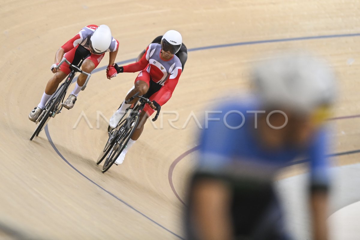 KUALIFIKASI MADISON PUTRA UCI TRACK NATIONS CUP 2023 | ANTARA Foto