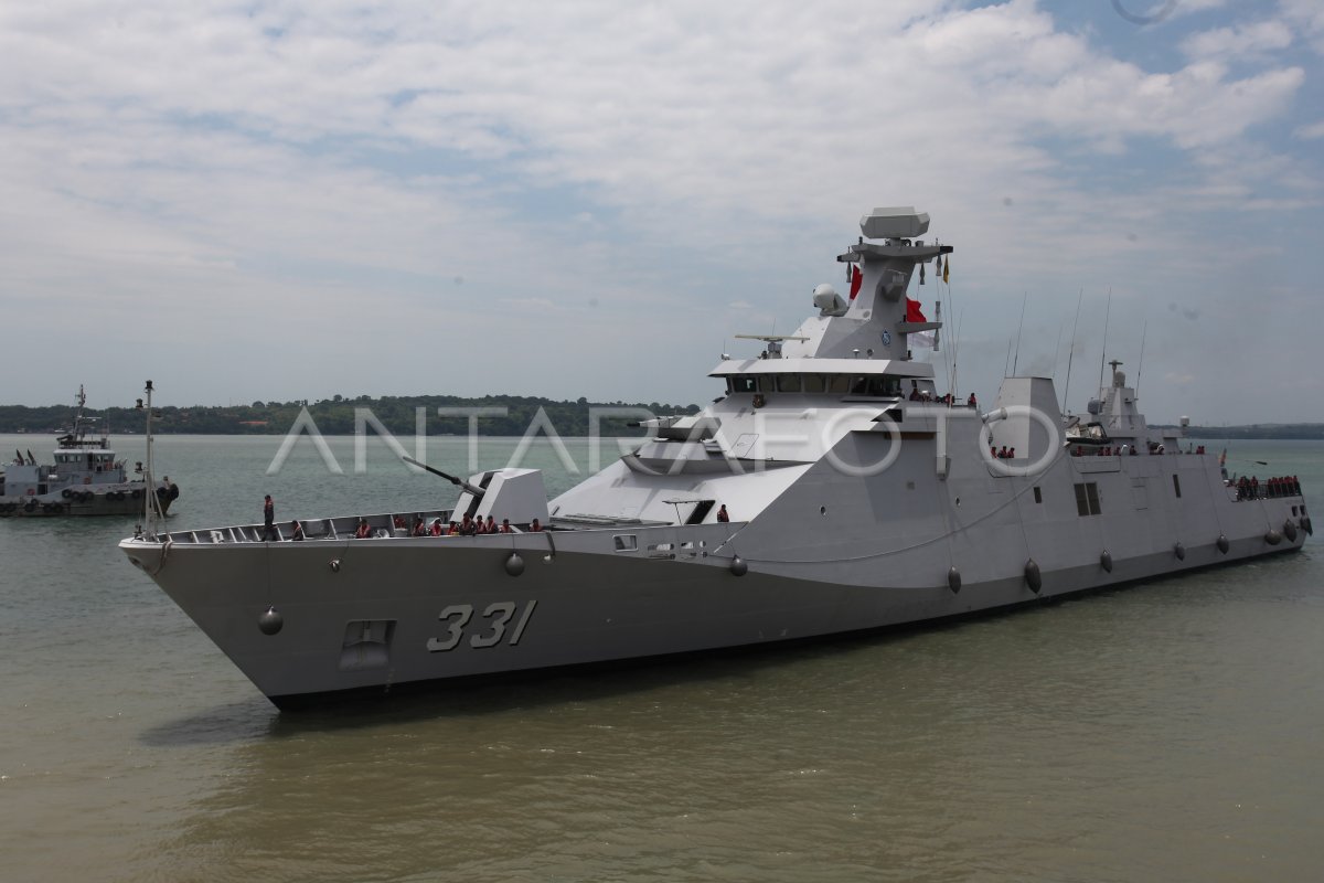 KRI RADEN EDDY MARTADINATA KEMBALI DI SURABAYA | ANTARA Foto