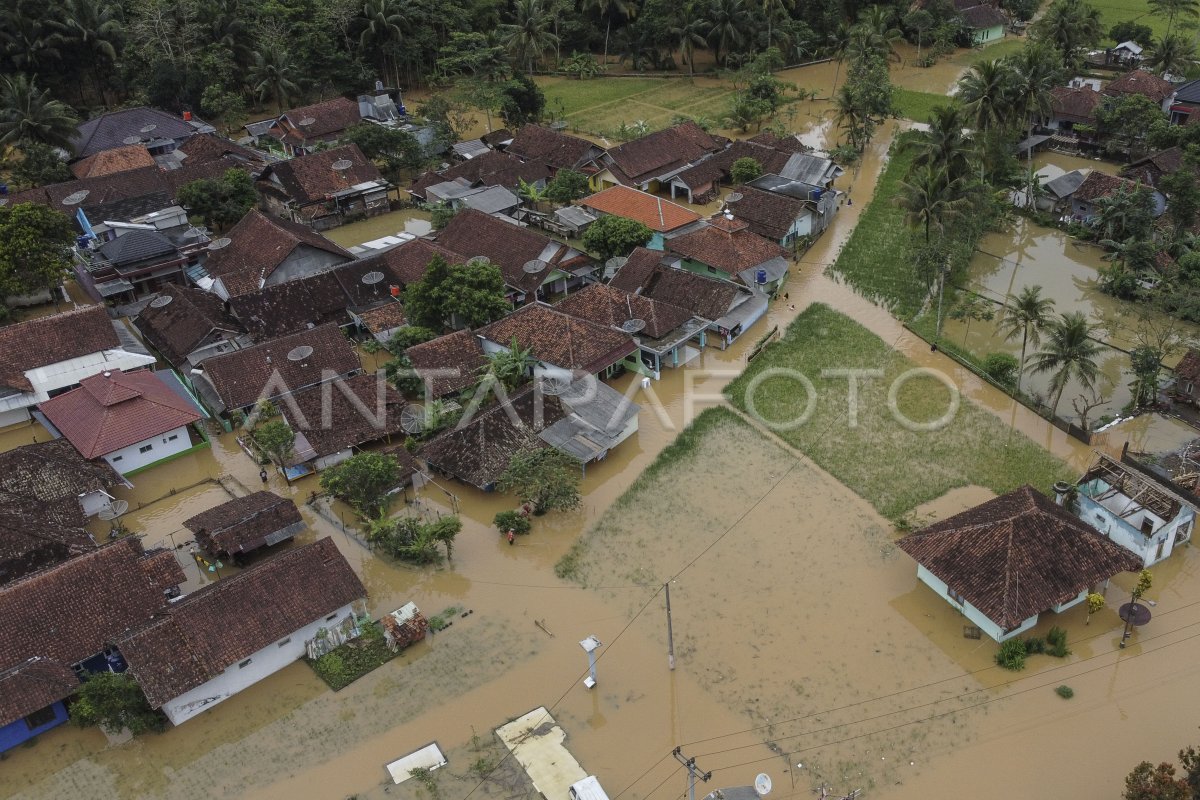 BANJIR LUAPAN SUNGAI CITANDUY | ANTARA Foto