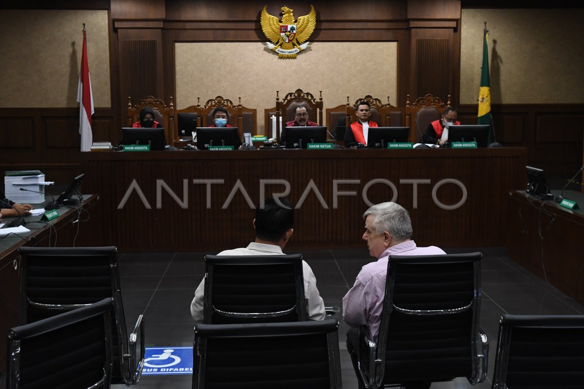 WNA AS JALANI SIDANG DAKWAAN KASUS KORUPSI SATELIT KEMENHAN | ANTARA Foto