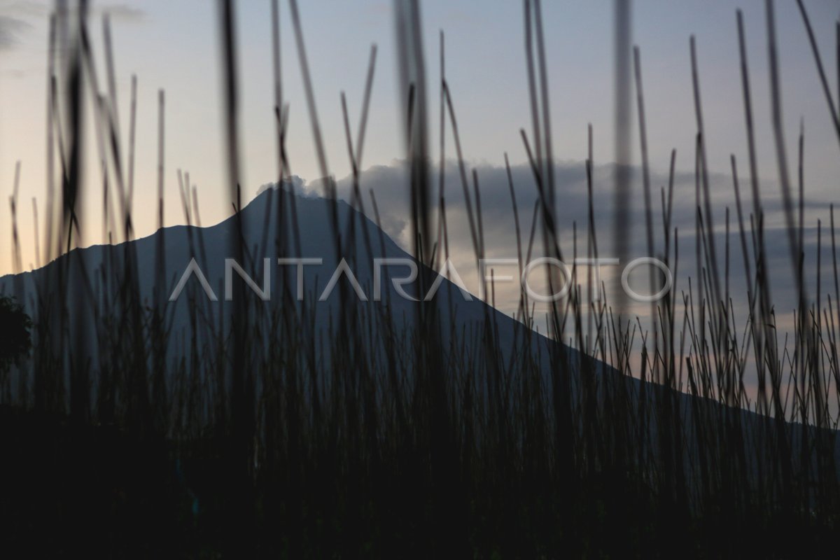 Perkembangan Aktivitas Gunung Merapi Antara Foto