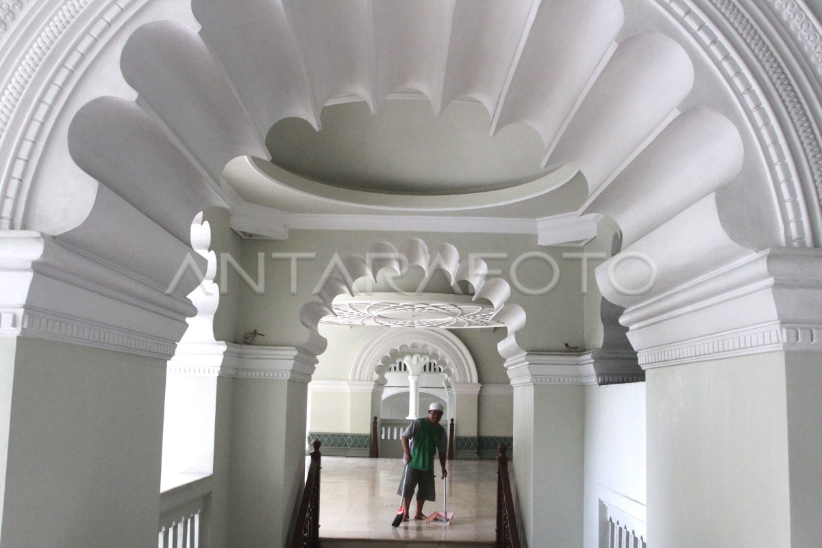 PEMBERSIHAN MASJID JAMIK MALANG JELANG RAMADHAN