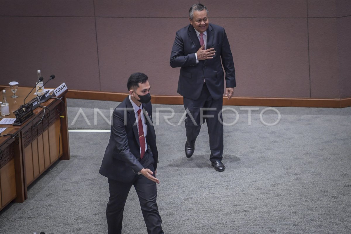 DPR TETAPKAN PERRY WARJIYO GUBERNUR BI 2023-2028 | ANTARA Foto