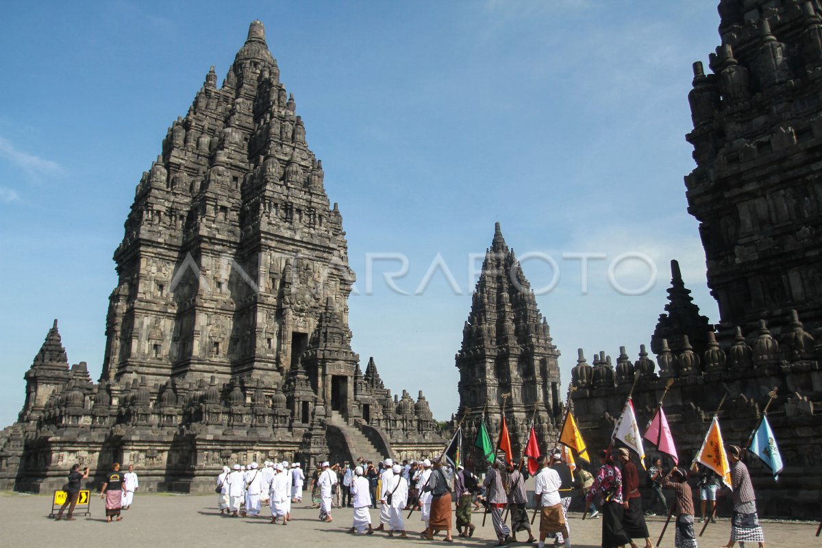 TAWUR AGUNG KESANGA DI CANDI PRAMBANAN