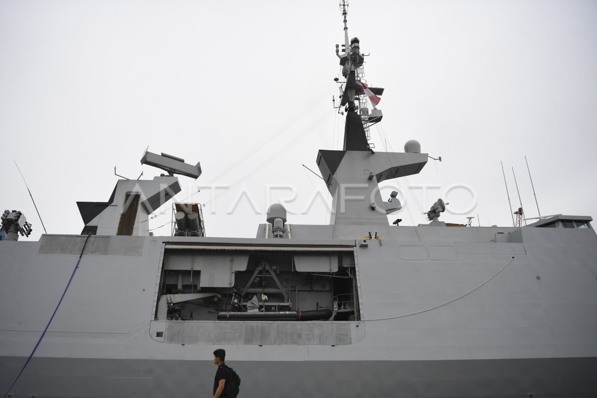 KAPAL PERANG ANGKATAN LAUT PRANCIS SANDAR DI JAKARTA | ANTARA Foto