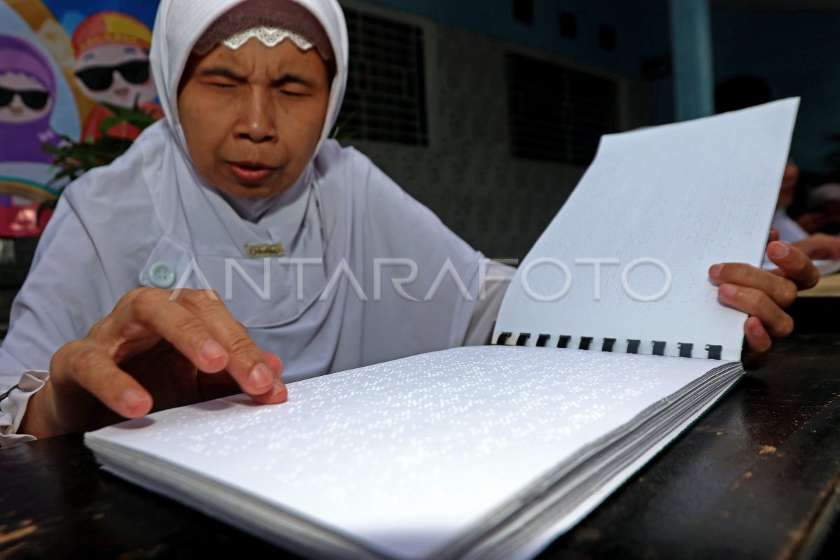 Tadarus Penyandang Tuna Netra Antara Foto