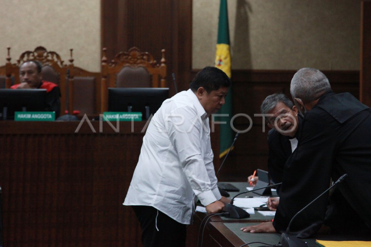 SIDANG DAKWAAN RIJATONO LAKKA