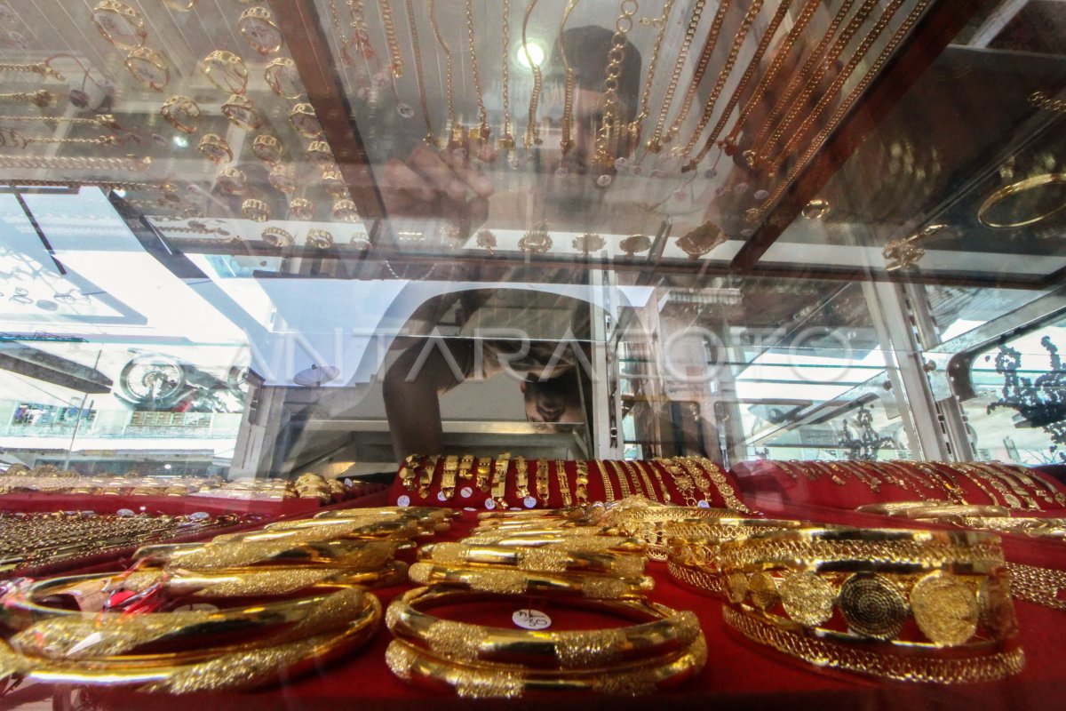 Transaksi Penjualan Emas Jelang Lebaran Aceh Antara Foto 0236