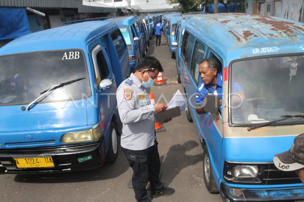 PEMBAGIAN KUPON SUBSIDI BBM KEPADA SOPIR ANGKUTAN KOTA