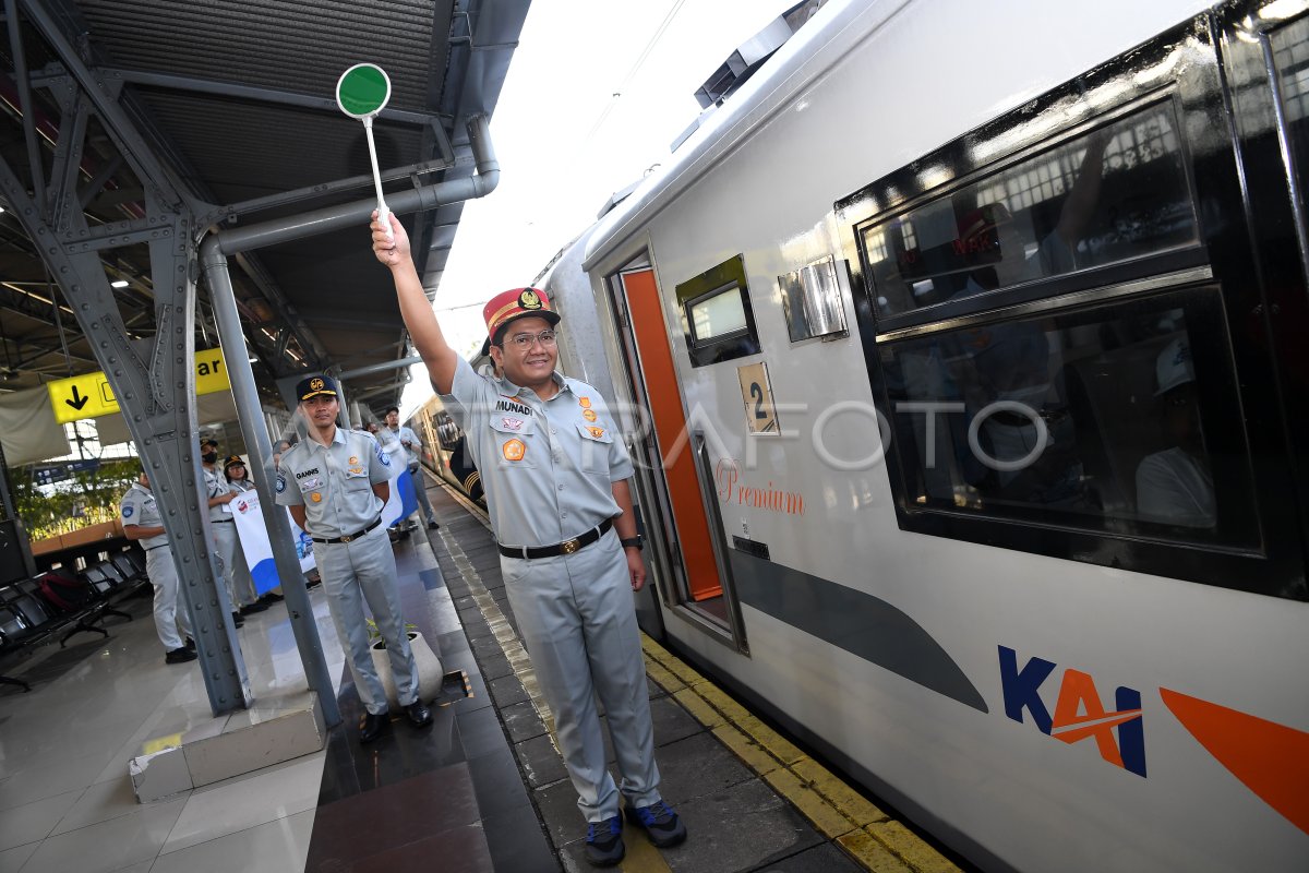 JASARAHARJA BERANGKATKAN MUDIK GRATIS ANTARA Foto
