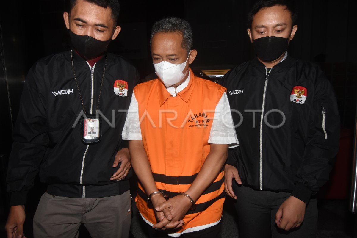 KPK TAHAN WALI KOTA BANDUNG