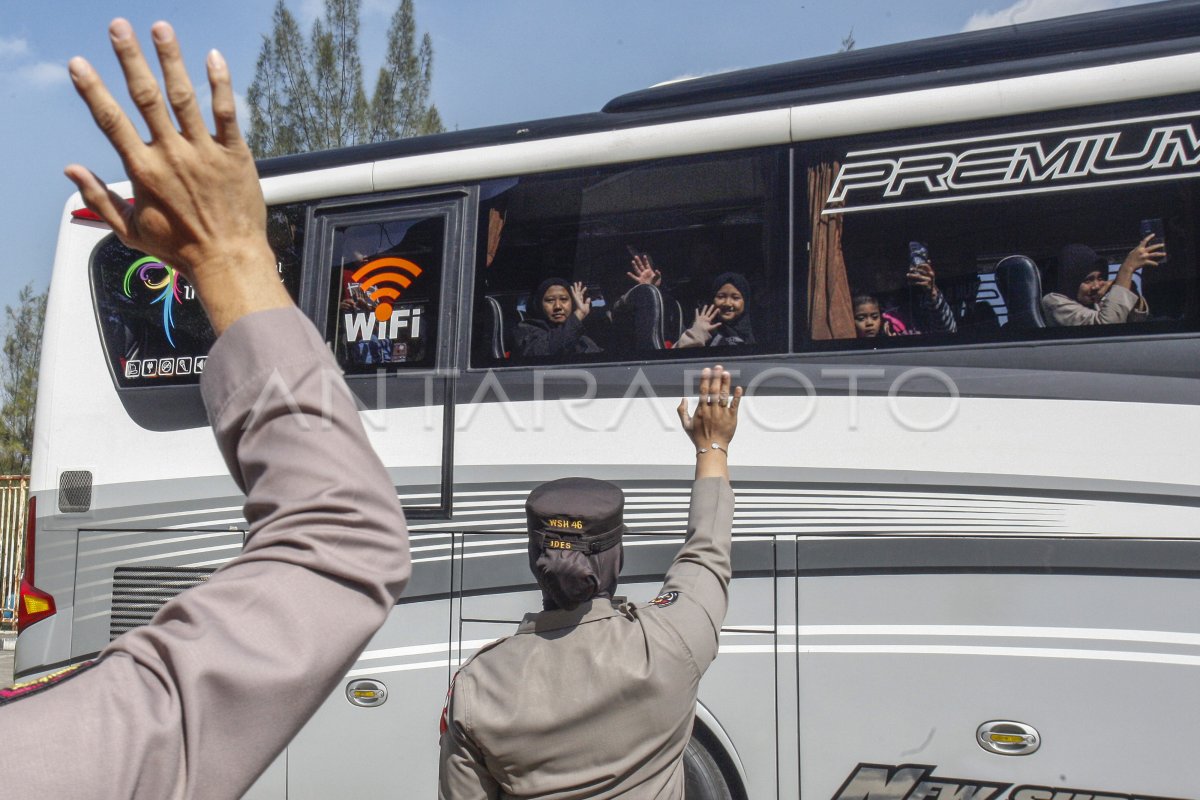 MUDIK BUS GRATIS DI KABUPATEN BOGOR ANTARA Foto MUDIK BUS GRATIS DI KABUPATEN BOGOR ANTARA Foto