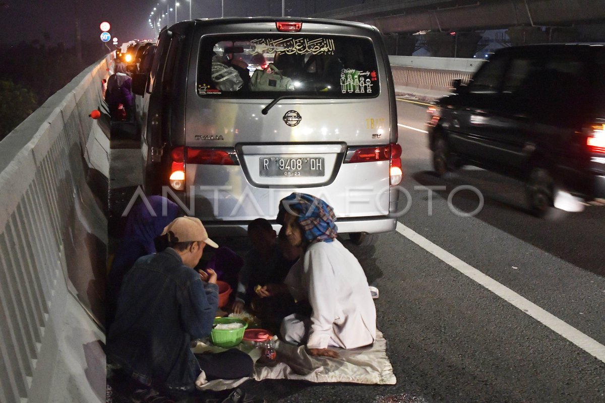 Jangan Sampai Menyesal! 7 Aturan Emas Berhenti Aman di Bahu Jalan Tol