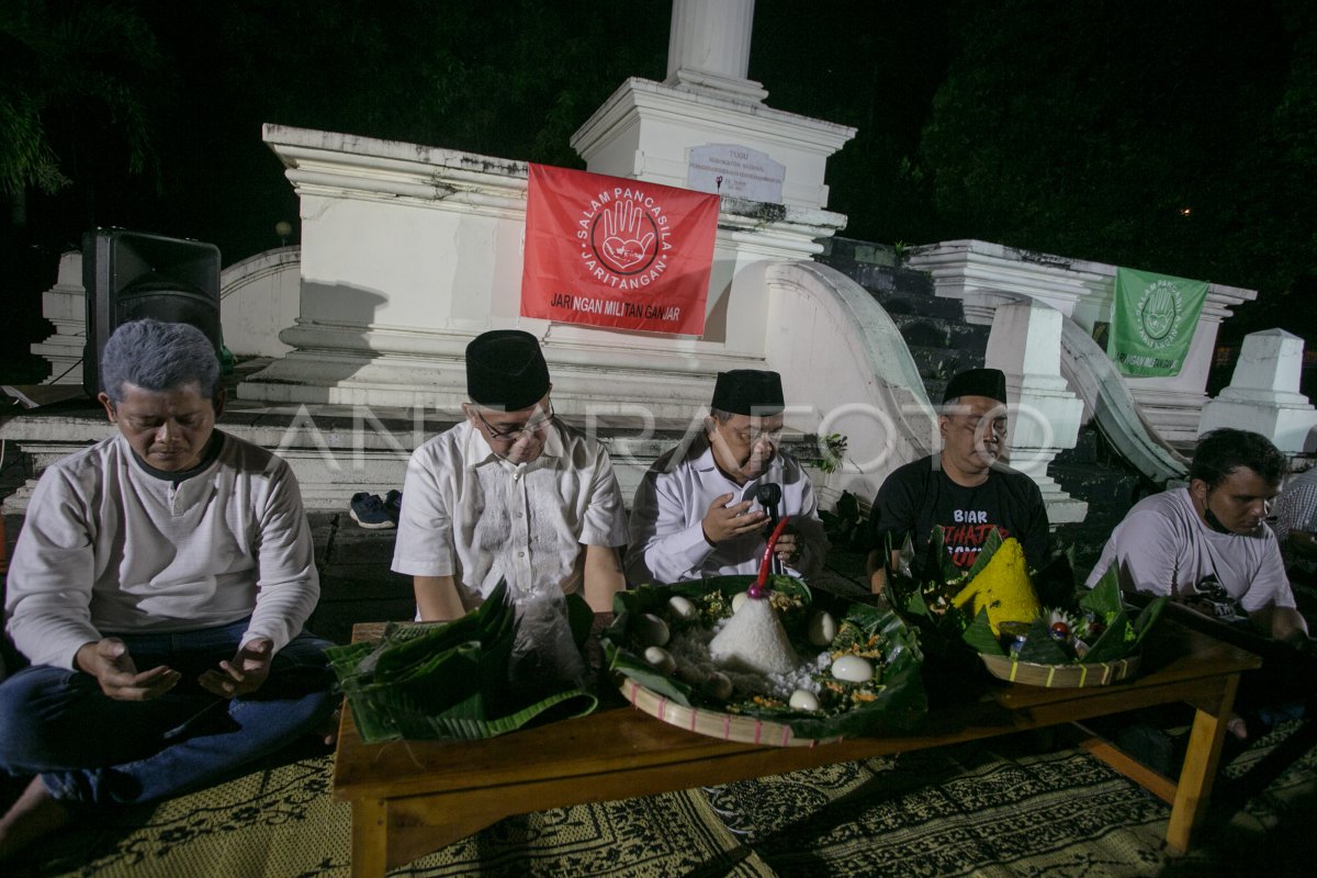 SYUKURAN RELAWAN GANJAR PRANOWO DI SOLO | ANTARA Foto