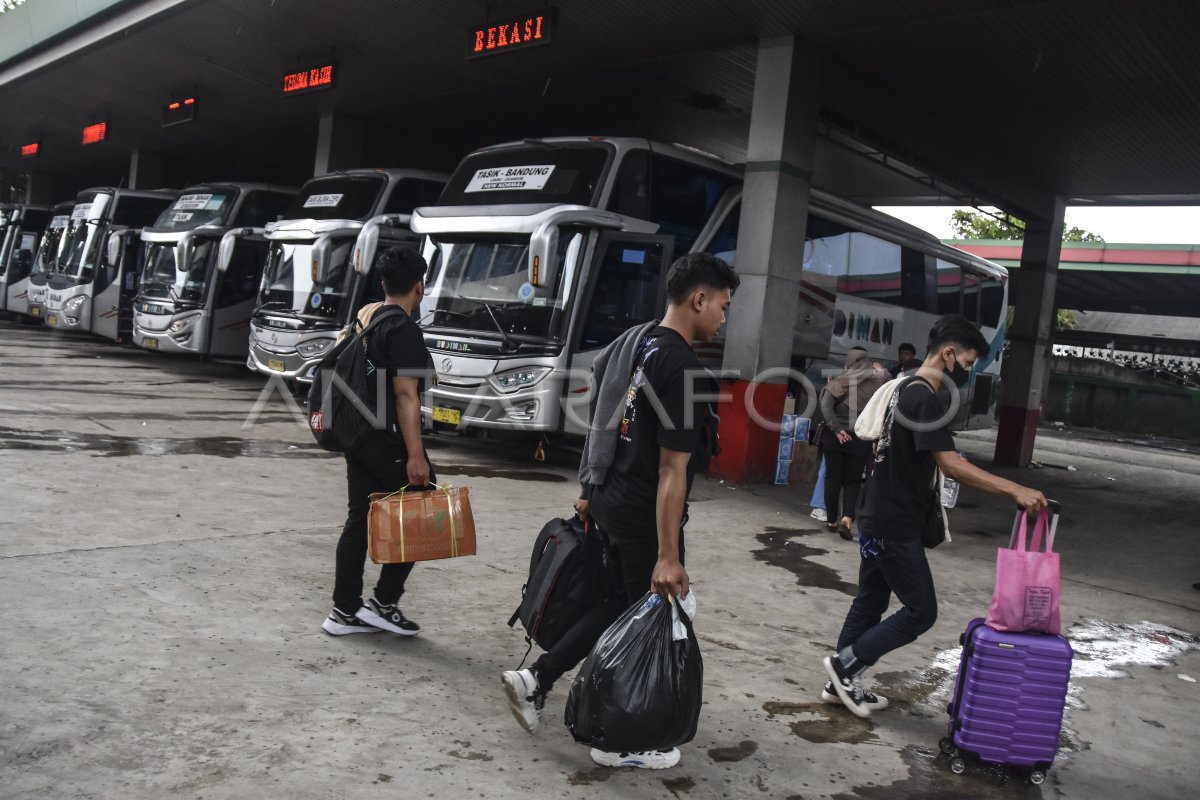 ARUS BALIK LEBARAN PENUMPANG BUS