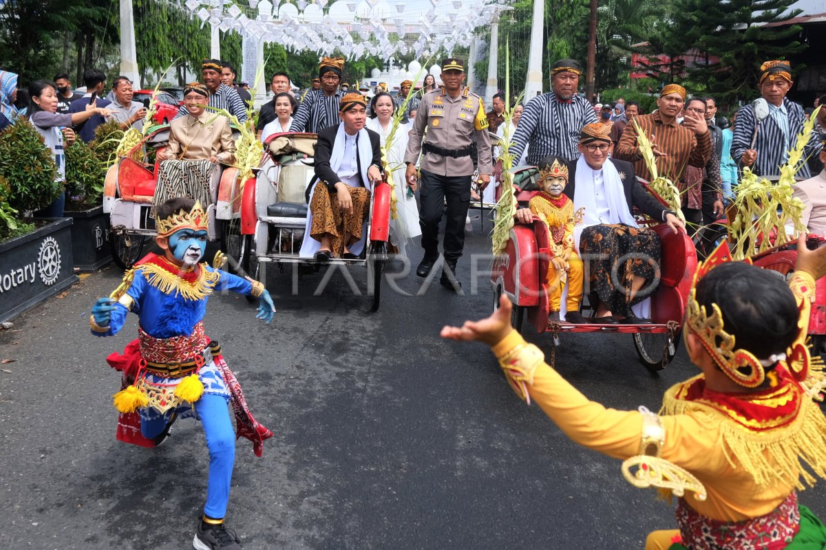 MENPAREKRAF MENONTON SOLO MENARI