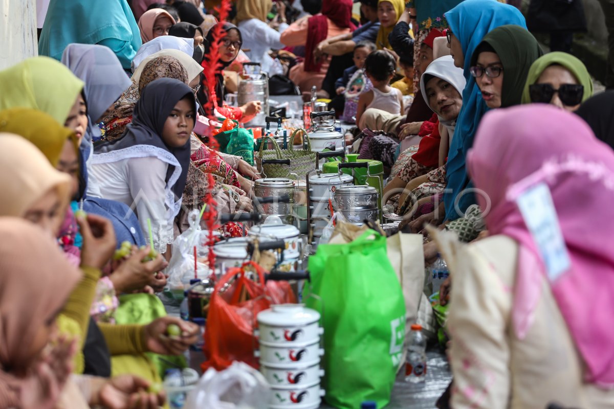 LEBARAN KUKUSAN DI DEPOK