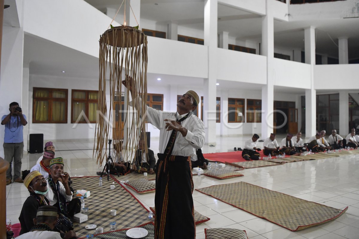 Upacara adat Manggarai sambut KTT ASEAN