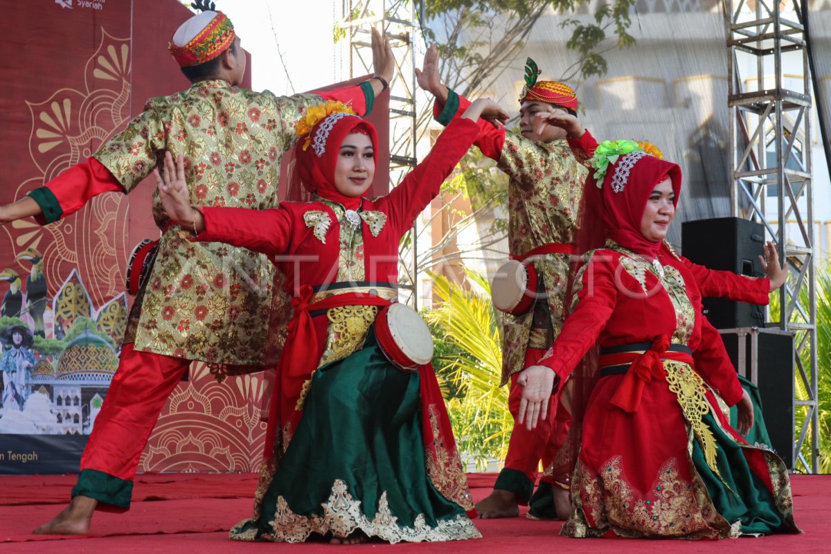 Lomba Tari Kreasi Islam di Palangka Raya | ANTARA Foto