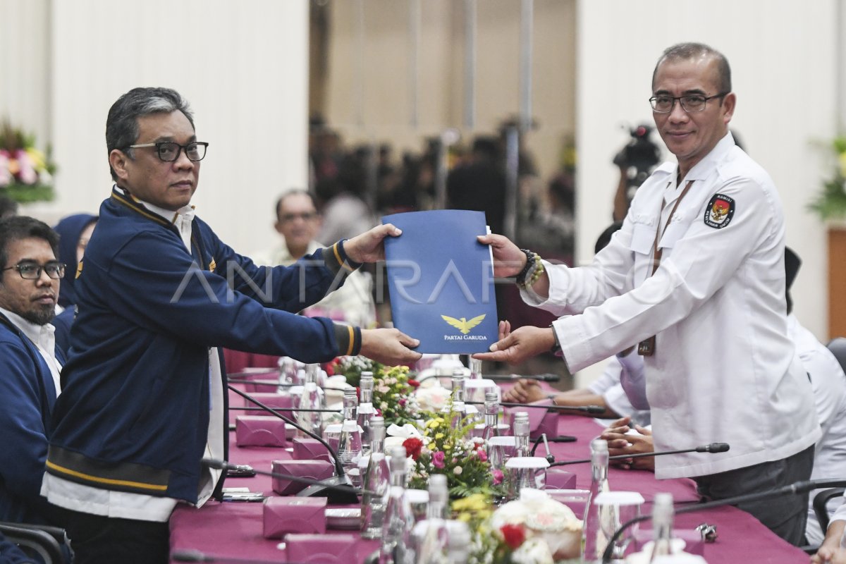 Pendaftaran Bacaleg Partai Garuda | ANTARA Foto