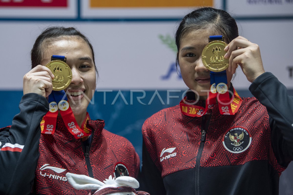 Medali Emas Bulu Tangkis Ganda Putri Sea Games Antara Foto 8814