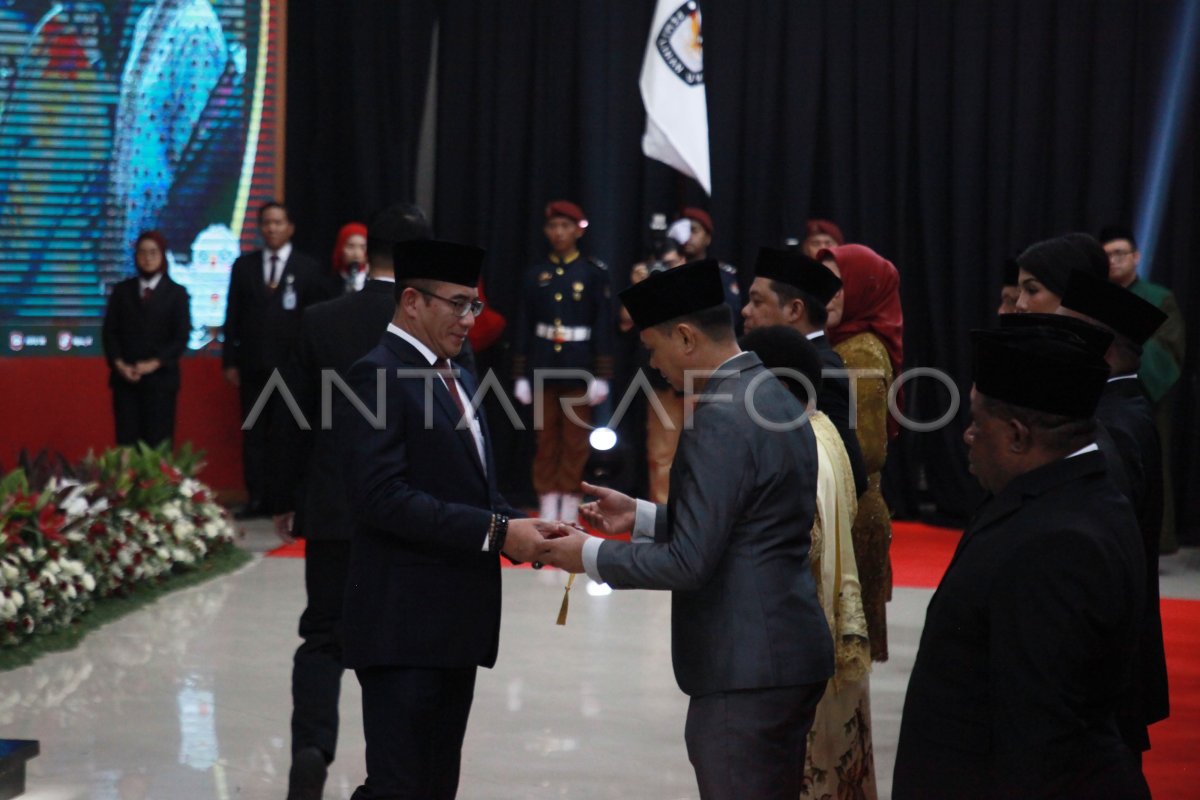 Pelantikan Anggota KPU Provinsi