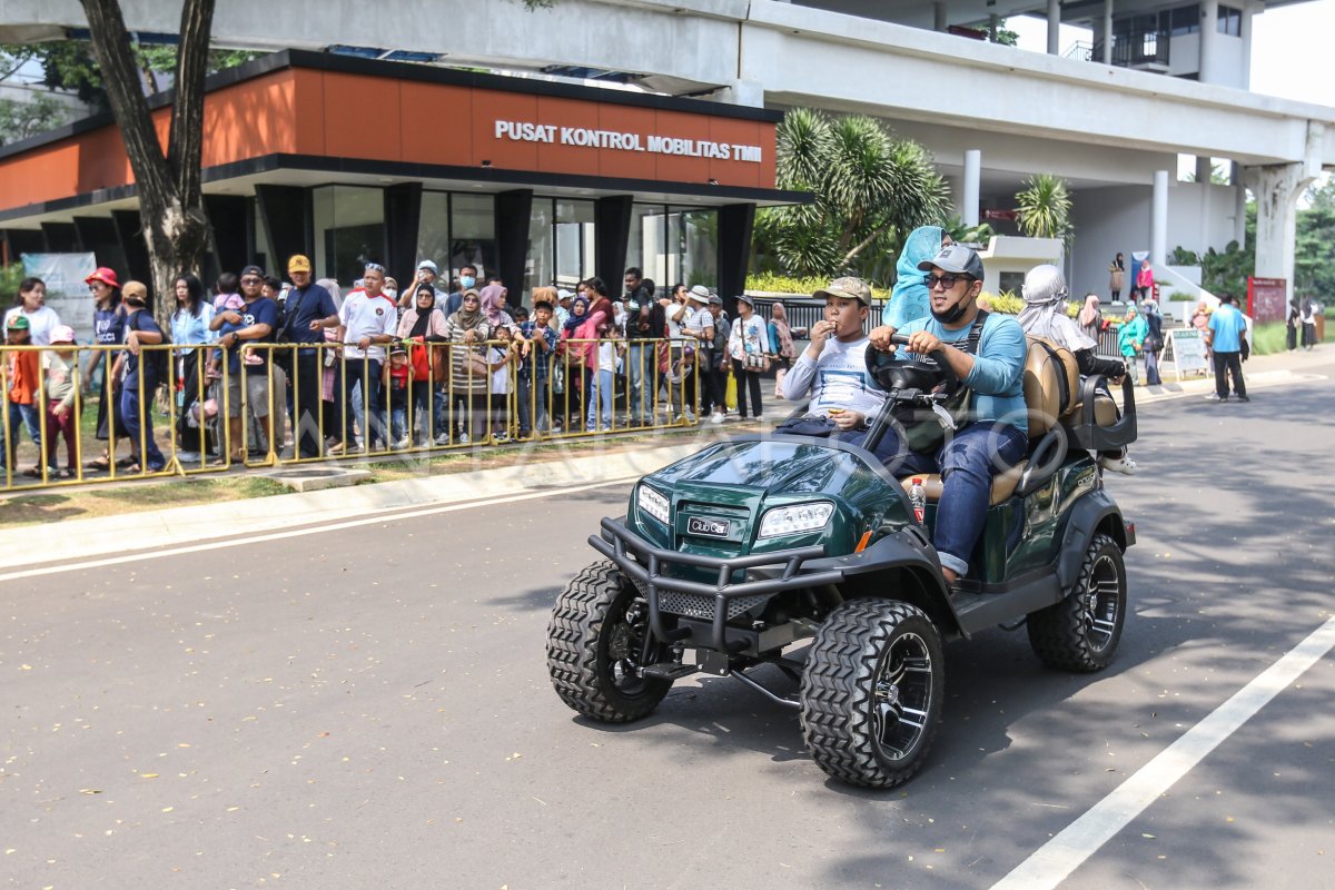 Liburan Hari Lahir Pancasila di TMII