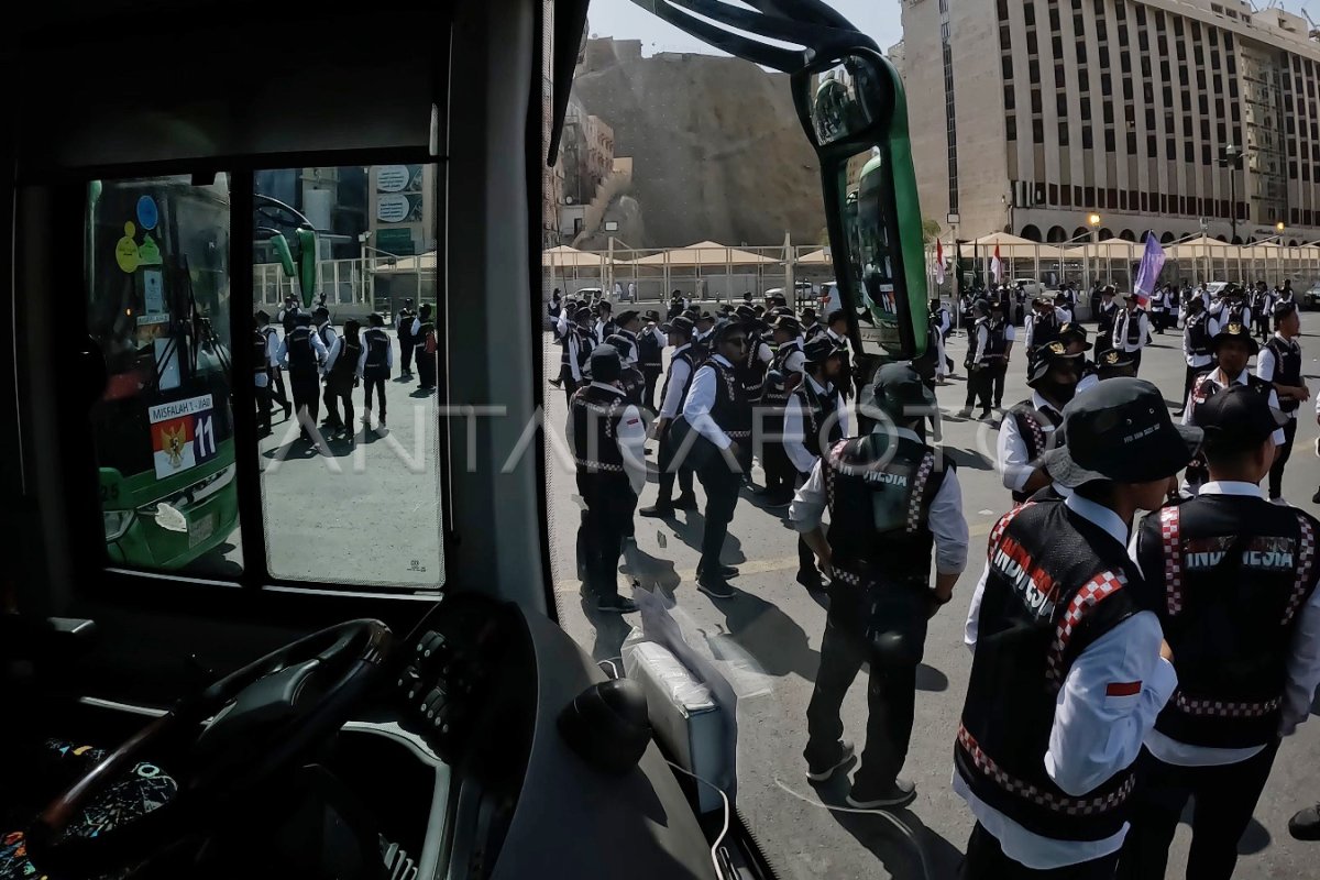 Operasional Bus Shalawat Antara Foto