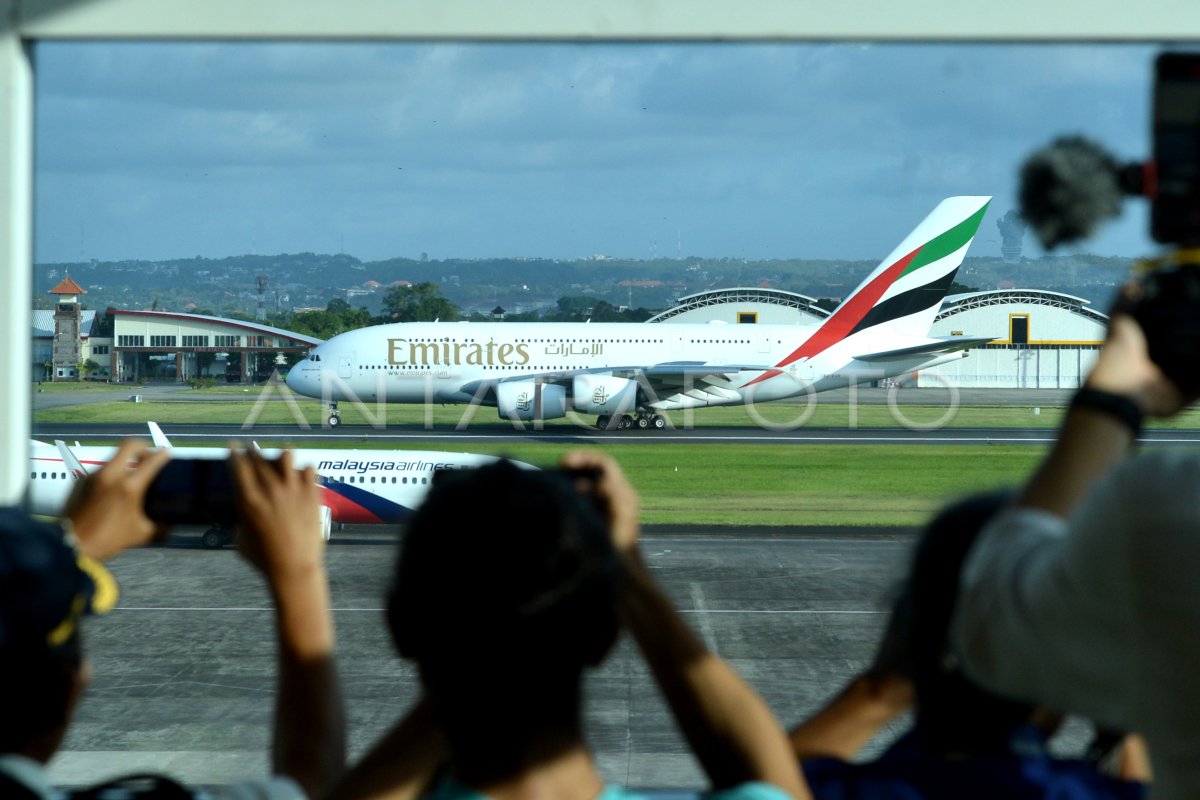 Pesawat A380 Mendarat Di Bandara Bali | ANTARA Foto