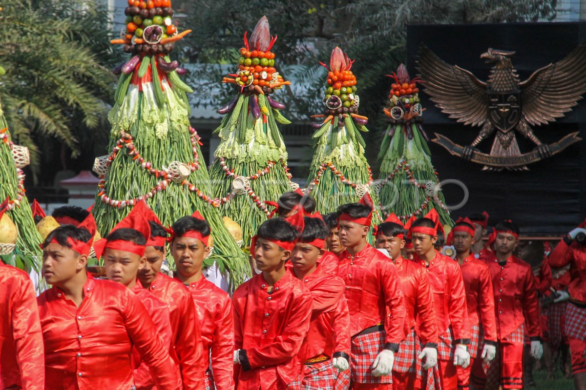 Upacara Budaya Grebeg Pancasila di Blitar